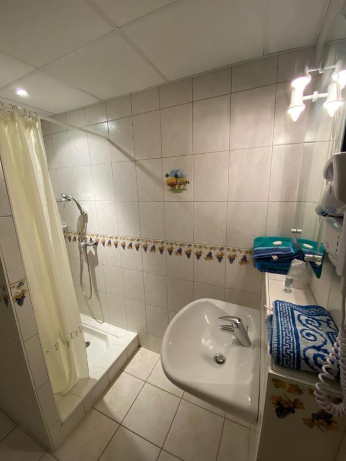 Domaine Bacchus Bed and Breakfast Reuil-sur-Marne Esterno foto